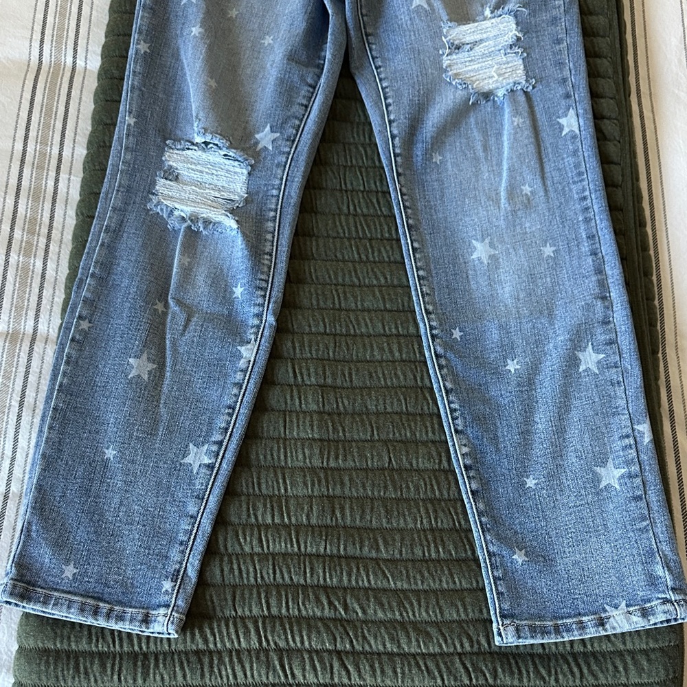 Judy Blue Light Blue Star Boyfriend Jeans - Picture 7 of 10
